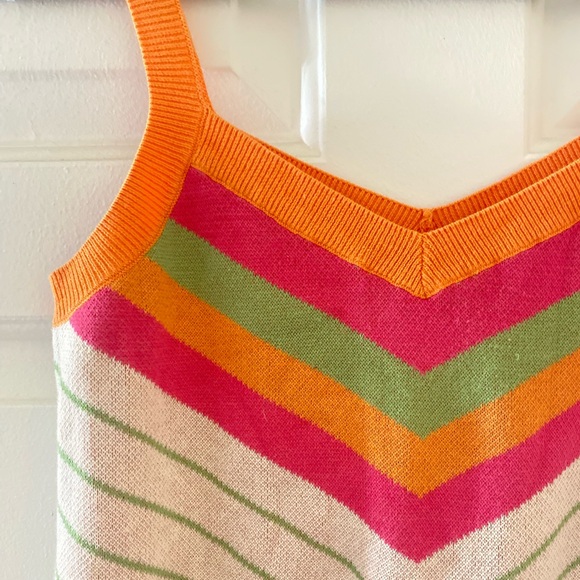 Modcloth Tops - ✨Reduced NWOT MODCLOTH tank top - A thin sweater tank top, Retro print Nostalgic